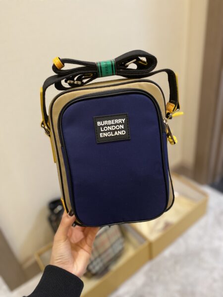 Replica Burberry 116178 Fashion Bag Replica Burberry 116178 Fashion Bag